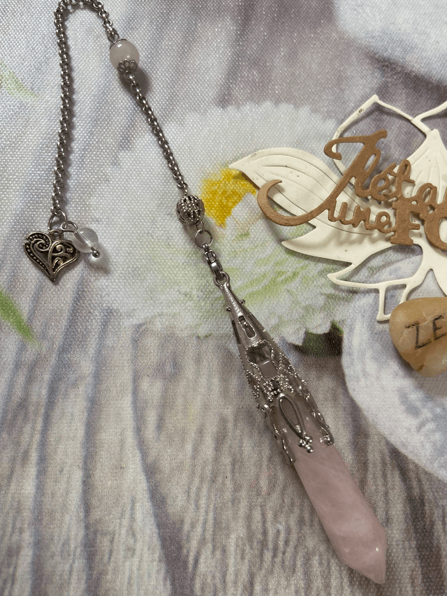 Pendule pointe " Coeur" en Quartz rose