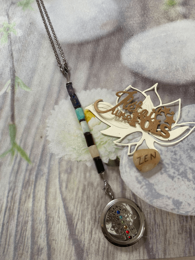 Bijoux de voiture aromathérapie &quot;Main Fatma 7 chakras&quot;