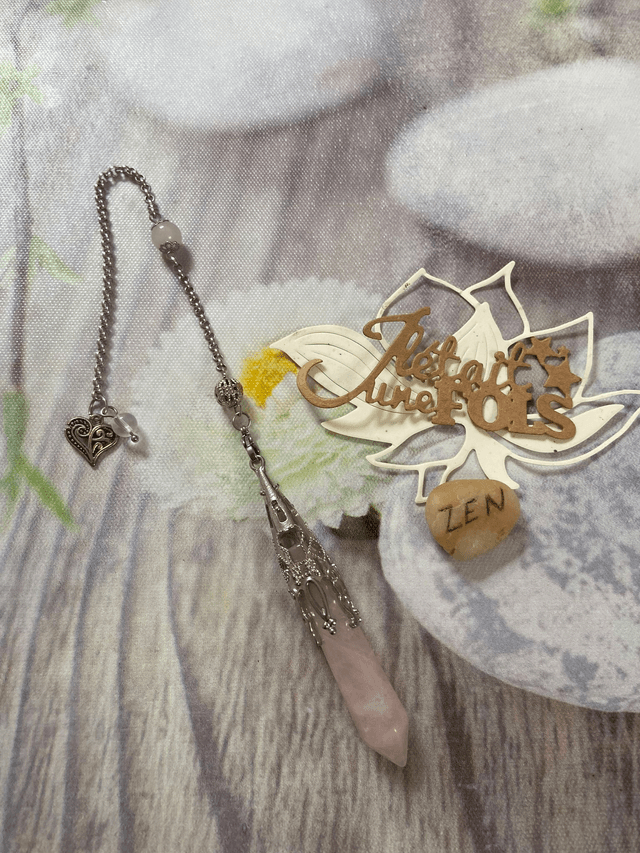 Pendule pointe &quot; Coeur&quot; en Quartz rose